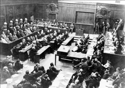 Ville allemande où se déroulèrent plusieurs mouvements de propagande nazie, et où de grandes constructions en rapport avec le NSDAP furent construites, c'est en 1946 que se déroula un énorme procès contre les dirigeants nazis encore en vie. Parmi eux, le plus connu était Goering. Au total, seules 3 personnes furent acquittées. C'est...