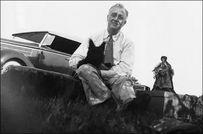 Comment s'appelle ce président américain qui arbore son terrier noir nommé Fala ?