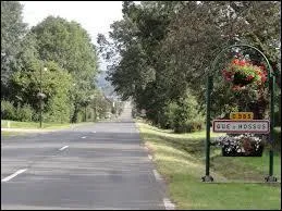 Nous entrons à Gué-d'Hossus. Village champardennais près de la frontière belge, il se situe dans le département ...