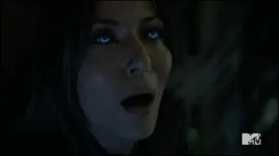 Comment Malia réussit-elle à vaincre la louve du désert ?