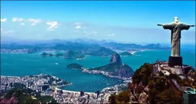 Sacha Distel nous raconte un incendie dans cette ville.