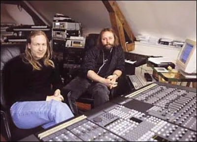 Trouvez le nom des auteurs de la chanson "Sweet Lullaby", que l'on peut entendre dans plusieurs publicités télévisées !