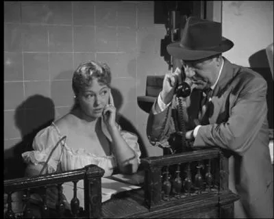 Qui est la caissière de la boucherie ?