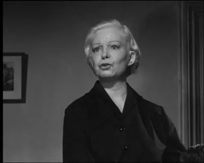 Comment se nomme la mère de l'assassin ?