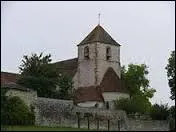 Notre balade se termine à Yèvre-la-Ville. Classée parmi les Plus Beaux Villages de France, cette commune Loirétaine située dans la région agricole du Gâtinais riche se trouve en région ...