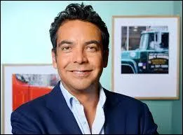 Ce journaliste a présenté diverses émissions de radio et a rejoint en 2011 l'émission "C à vous" sur France 5, il s'agit de...