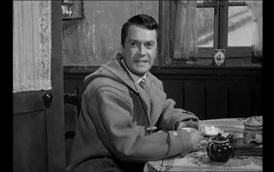 Le secr&eacute;taire du ch&acirc;teau se nomme ...