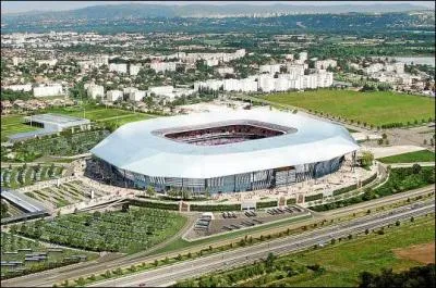 Dans quelle commune est le grand stade de Lyon ?