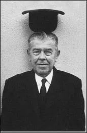 Dans quel pays d'Europe est né le peintre René Magritte ?