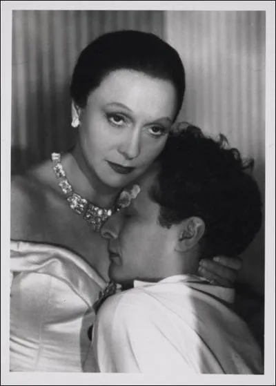 Quelle actrice retrouve-t-on à l'affiche du film "Les Enfants du paradis", sorti en 1945 ?