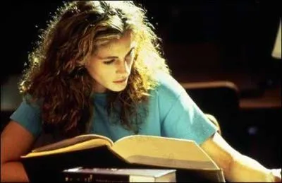 Quel acteur endosse le r&ocirc;le du journaliste Gray Grantham dans le film "L'Affaire P&eacute;lican" ?