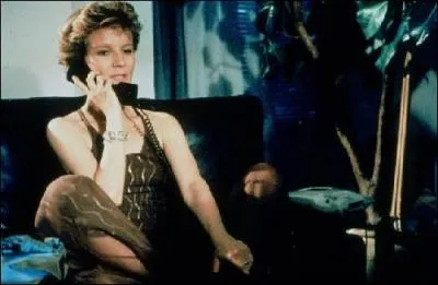 Quel acteur joue le r&ocirc;le du journaliste Yves Dorget dans le film "Le Quatri&egrave;me Pouvoir" ?