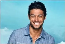 Comment s'appelle le fils de la famille du public ?