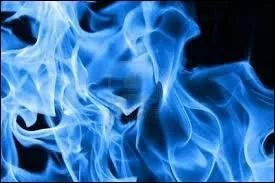 Si notre feu est de couleur bleue, quelle est sa température approximative ?