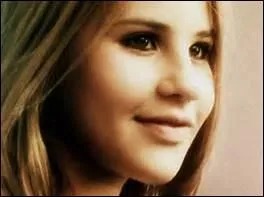 Comment s'appelle la petite sur de l'assistante de Ludmila ?