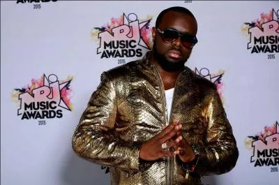 Quelle chanson chante Maître Gims au NRJ Music Awards 2015 ?