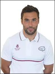 Comment s'appelle ce demi de mêlée ?