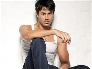 Quelle chanson Enrique Iglesias ne chante-t-il pas ?