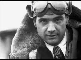 Avril : Quel acteur incarnait Howard Hughes dans le film ''Aviator'' ?