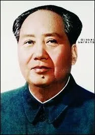 Septembre : De quelle couleur était le ''Petit Livre'' de Mao Zedong ?