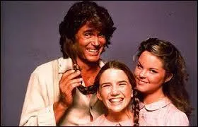 Elle va enseigner à des petits aveugles.