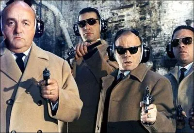 J'ai bon caractère, mais j'ai le glaive vengeur et le bras séculier. L'aigle va fondre sur la vieille buse !