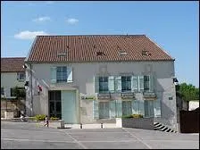 Village Meusien dans la région naturelle du Barrois, Combles-en-Barrois se situe en région ...