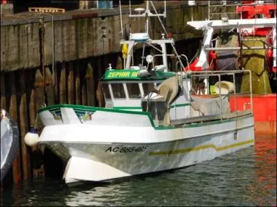 Le "Zéphyr III" est un trémailleur portant l'inscription "AC" . Qu'est-ce que cela indique ?