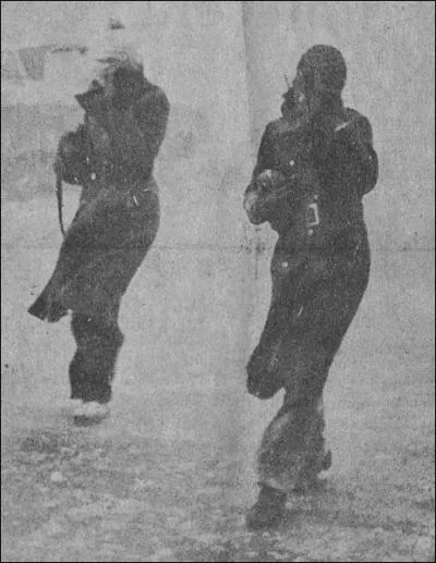 Donc quand midi sonne, il devient très dangereux d'aller dehors. Des enfants risquent à tout moment d'être emportés par le vent. Certains auront le plaisir de...