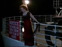 Le 12 avril, Rose tente de se suicider... Elle est sauvée par Jack. Pour le remercier, que lui offre la famille de Rose ?