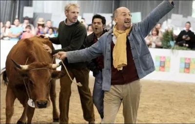 Quel acteur rencontrera-t-on dans le film "La vache" qui sortira en février 2016 ?