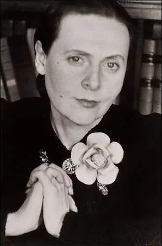 Qui a écrit le poème "Le Fou d'Elsa", publié en 1963 ?