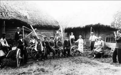 Quel &eacute;tait le nom donn&eacute; aux fermes d'Etat en URSS ?