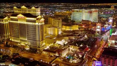Vous allez jouer &agrave; la roulette &agrave; Las Vegas dans le N&eacute;vada. Vous &ecirc;tes entour&eacute; de :