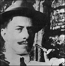 Quel &eacute;crivain fran&ccedil;ais, ayant v&eacute;cu au Canada, a &eacute;t&eacute; journaliste sportif au "V&eacute;lo" et &agrave; l' "Auto" ?