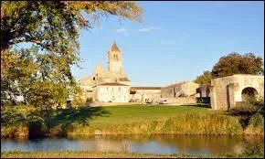 Nous nous rendons &agrave; Sablonceaux. Commune du Poitou-Charentes, dans l'ancienne province de Saintonge, elle se situe dans le d&eacute;partement ...