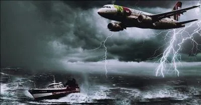 Qui chantait "N'y va pas, y'a des tempêtes et des naufrages, le feu, les diables et les mirages, je te sens si fragile parfois, reste au creux de moi", dans sa chanson "Là-bas" ?