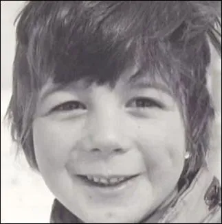 Il est l'animateur de "Maison à vendre" et "Recherche appartement ou maison". C'est :