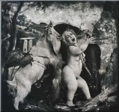 Vision artistique moderne de cette nymphe, changée en laurier pour échapper à la poursuite d'Apollon, qui est-elle ?