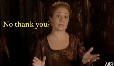 Que fait Catherine et à qui lorsqu'elle quitte la cour ?