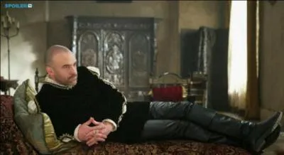 Dans quoi l'esprit d'Henri se réincarne-t-il ?