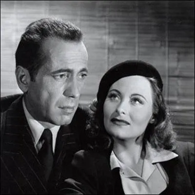 Quel est son pr&eacute;nom dans "Passage pour Marseille" avec Humphrey Bogart ?