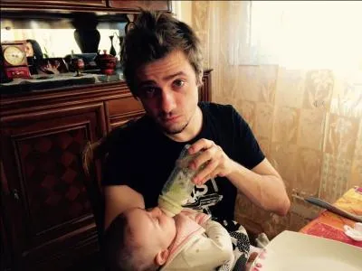 En dehors de SLG Mathieu porte ...