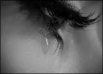 Qu'est-ce qui oppresse le chanteur ?