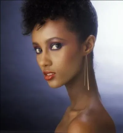 Voici une image de la très belle Iman. De quelles nationalités est-elle ?