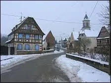 Village Bas-Rhinois arrosé par la Moder, Niedermodern se situe dans la nouvelle région ...