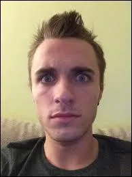 Comment s'appelle son frère ?