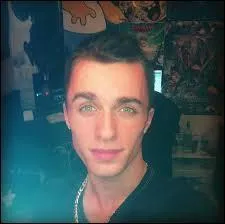 Comment s'appelle son ancienne copine ?