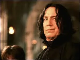 Un soir, Severus a découvert que Lupin était un loup-garou. Cette nuit-là, qui lui a sauvé la vie ?