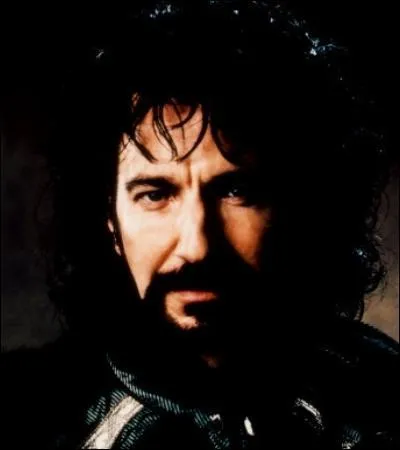  Nous nous sommes seuls, n'est-ce pas ? demanda Narcissa.
 Bien sûr. Enfin, il y a Queudver, mais la vermine ne compte pas.